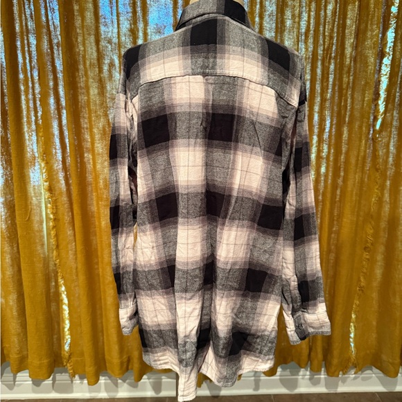 Old Navy Gray and Black Plaid Maternity Shirt - Picture 3 of 4